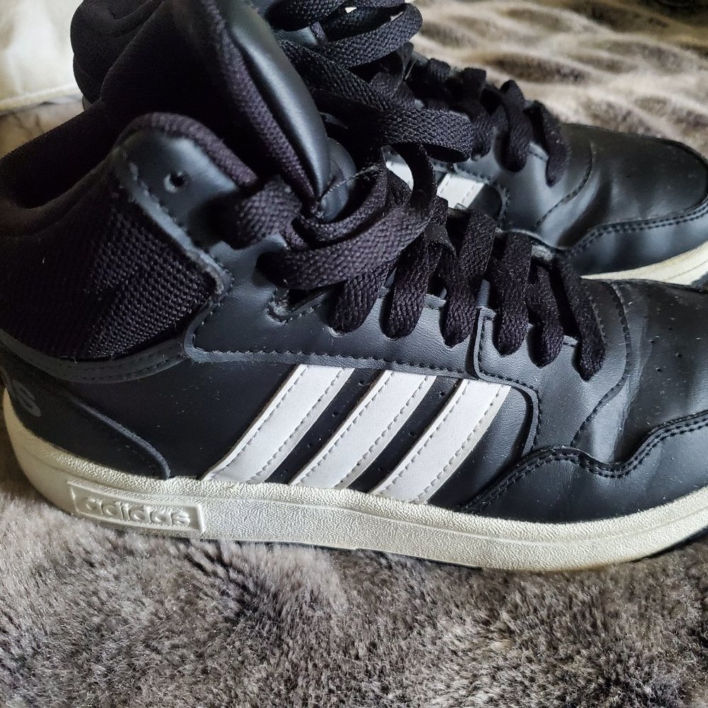 Kids size 3 Adidas